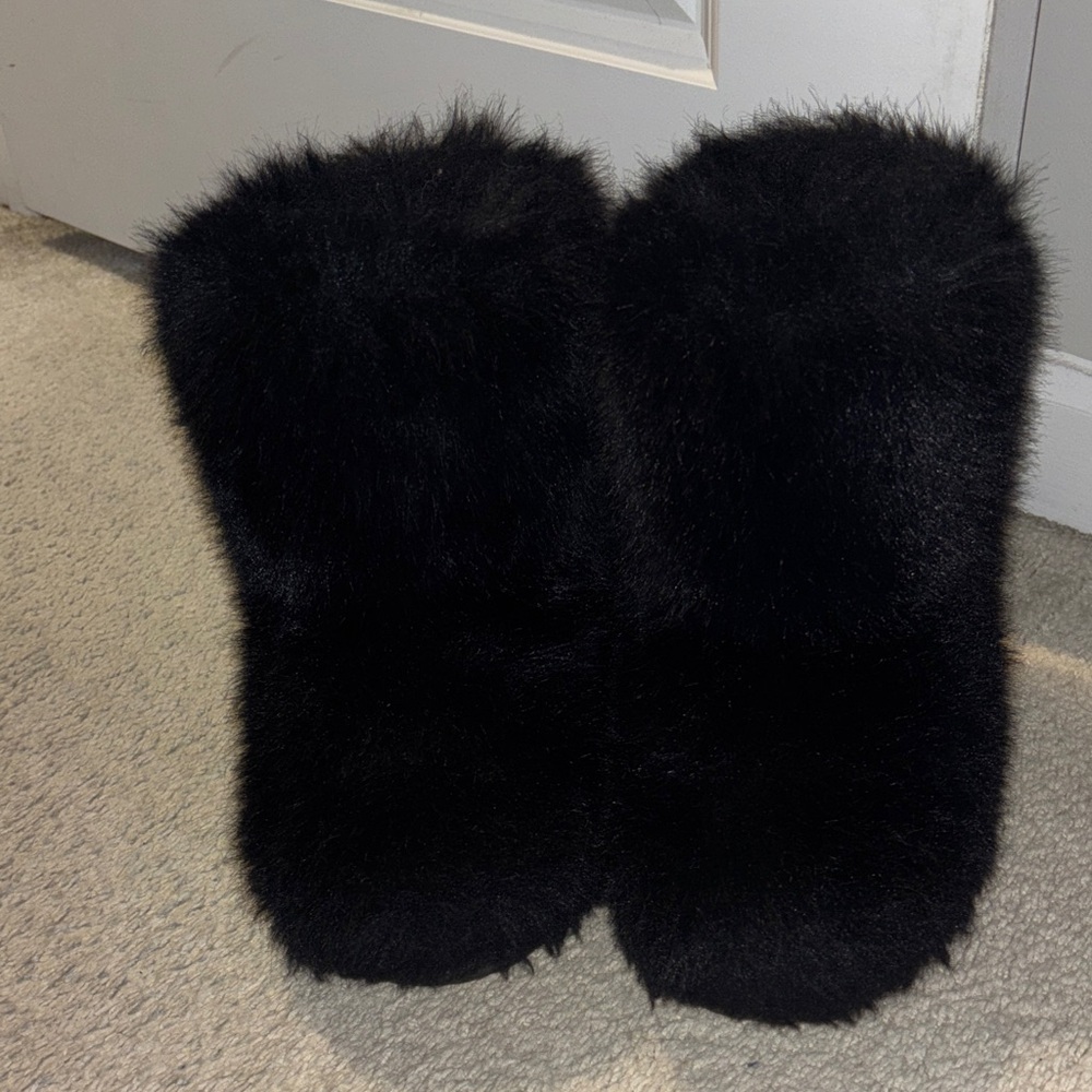 Black Fuzzy Boots